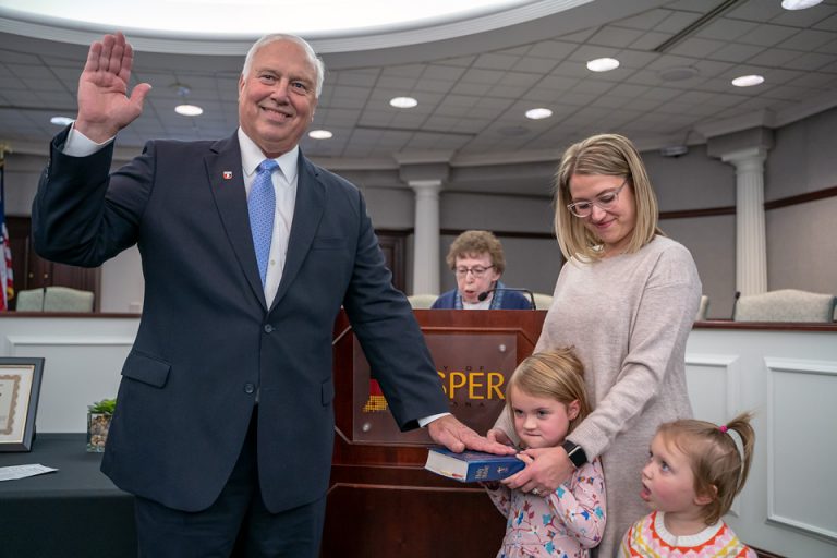 Mayor Vonderheide stepping down