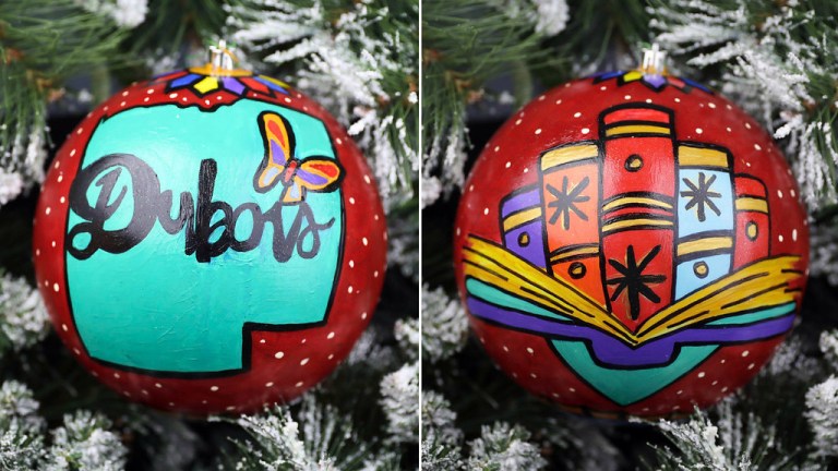 First Lady Maureen Braun unveils Indiana’s Dolly Parton Imagination Library Christmas Tree