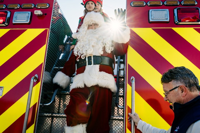 Annual tradition lights up holiday cheer in Downtown Jasper