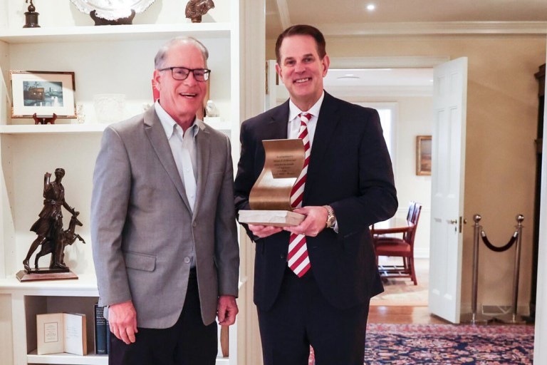 IU football coach Curt Cignetti honored with Indiana’s Sachem Award