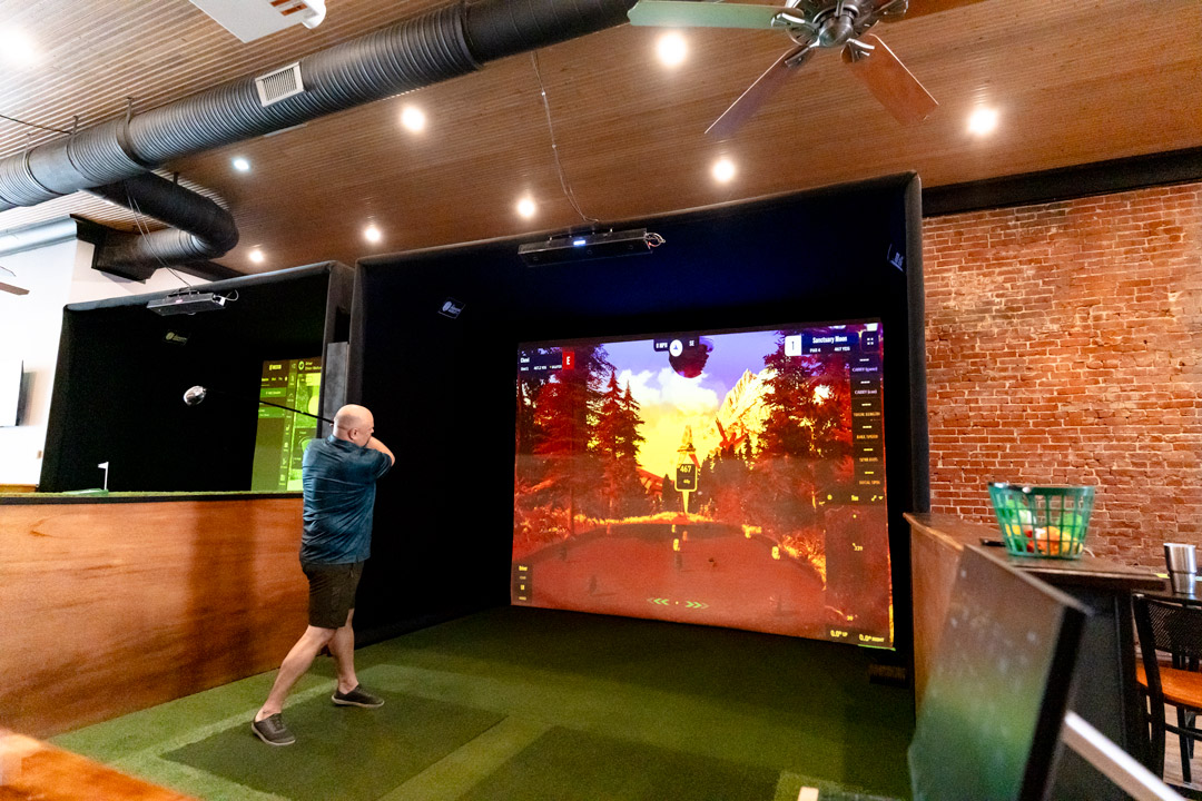 Go Fore Simulator Golf simulator Fore! on Fourth opens in Huntingburg - Dubois County ...