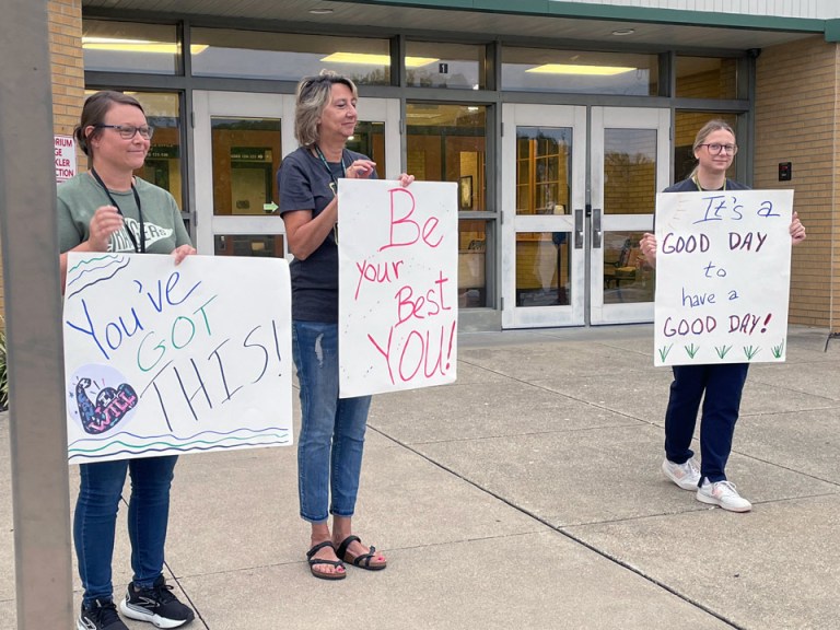 Signs Up! to return to county schools